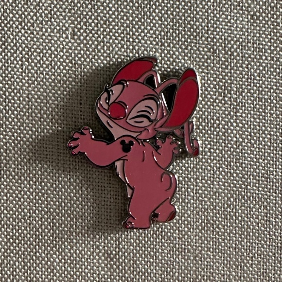 Angel Disneyland 2025 Hidden Mickey Disney Trading Pin Wave A - Picture 1 of 2